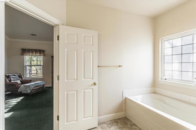 Image 24 of 40 For 8585 Whispering Oaks Rd