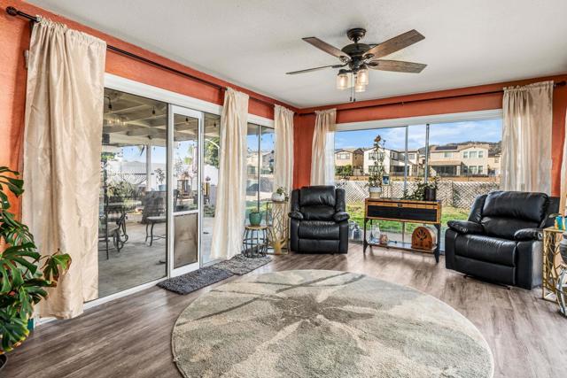 Detail Gallery Image 12 of 24 For 1554 W Country Club Ln, Escondido,  CA 92026 - 3 Beds | 2 Baths