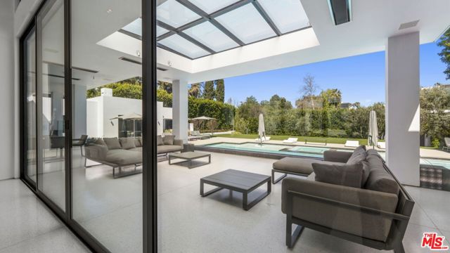 16032 VALLEY VISTA Boulevard, Encino CA: https://media.crmls.org/mediaz/f364ae20-e26b-4d90-87ac-0f189e3c7a21.jpg
