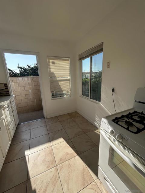 7041 Stanford Avenue, La Mesa CA: https://media.crmls.org/mediaz/f36621b3-3732-4393-8484-ee7361c5ac8f.jpg