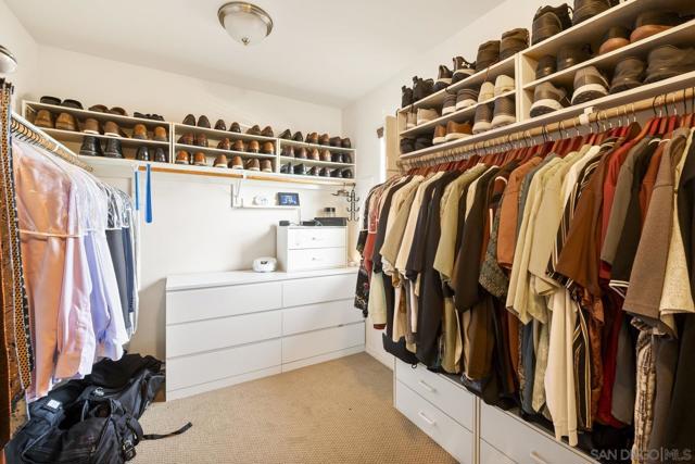 5545 Nanday Ct, Oceanside CA: https://media.crmls.org/mediaz/f3666d9e-94bd-4c57-9569-39db04752076.jpg