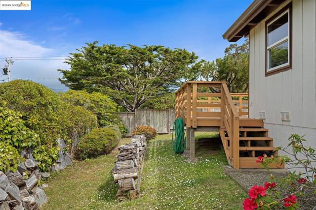 1400 Audubon AVE, Montara CA: https://media.crmls.org/mediaz/f3667f60-5649-4a58-af84-07d0674c8278.jpg