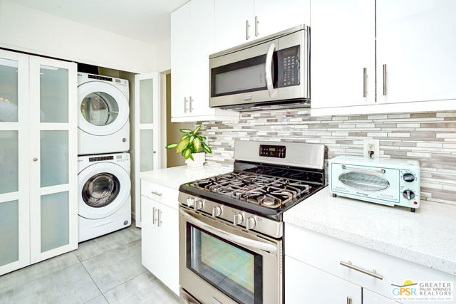 468 N Greenhouse Way, Palm Springs CA: https://media.crmls.org/mediaz/f366a13e-2366-46d2-934a-b4904cd1742c.jpg