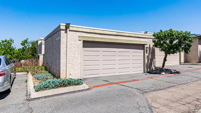 699 Ascot Dr, Vista CA: https://media.crmls.org/mediaz/f366fcd9-db58-4ee7-8370-0e422a0290b6.jpg