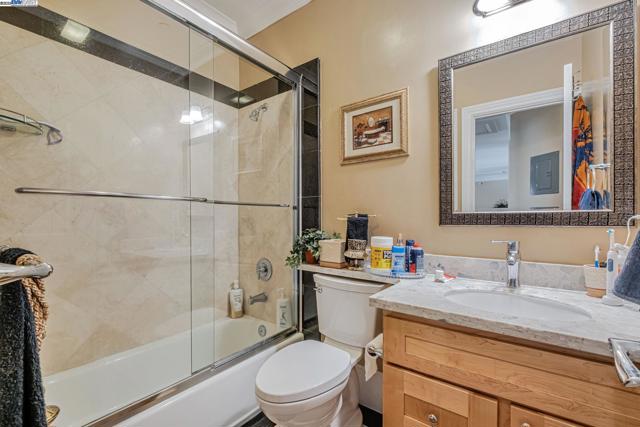 190 Pickering Ave, Fremont CA: https://media.crmls.org/mediaz/f3672531-fa7e-43fb-8930-14f4437da25c.jpg