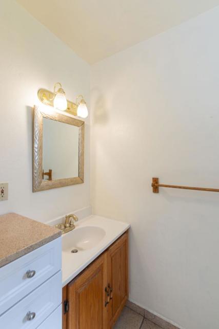 14440 Ridgecrest Road, Royal Oaks CA: https://media.crmls.org/mediaz/f3672fce-89ec-4416-b14f-eaf889de0c00.jpg