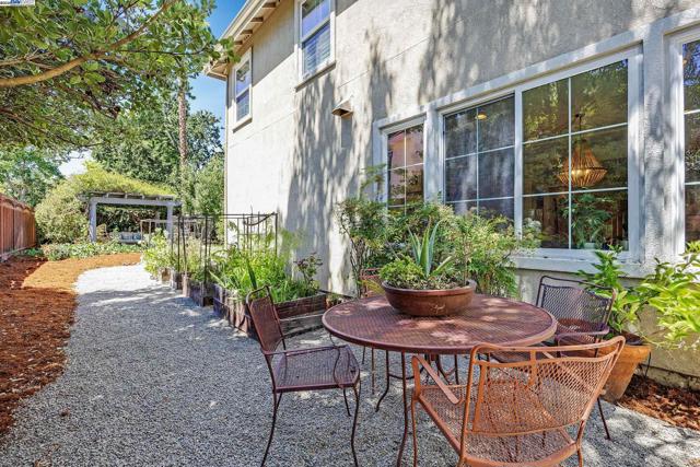 2461 Ancona Cir, Livermore CA: https://media.crmls.org/mediaz/f367ab7b-ef94-45d4-b2c5-75d8ffe6a0fd.jpg
