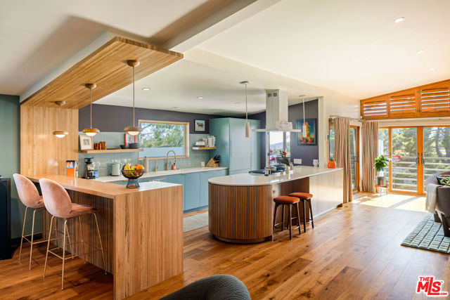 3307 Deronda Drive, Los Angeles CA: https://media.crmls.org/mediaz/f368573e-283d-4f46-b11d-3b79798a6677.jpg