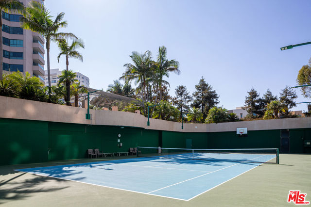 10490 Wilshire Boulevard, Los Angeles CA: https://media.crmls.org/mediaz/f368cc87-67dd-4119-8cfe-88538c8cc809.jpg