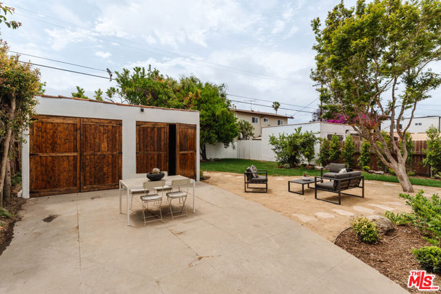 3029 S Norton Avenue, Los Angeles CA: https://media.crmls.org/mediaz/f3691179-b9f4-4d4b-91ca-cedf6d81b8a4.jpg