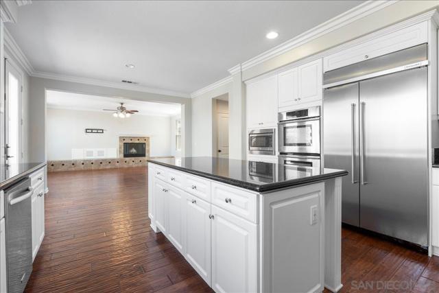 1850 Sheridan Way, San Marcos CA: https://media.crmls.org/mediaz/f369512b-1a4b-42f3-9021-302b9b88f231.jpg
