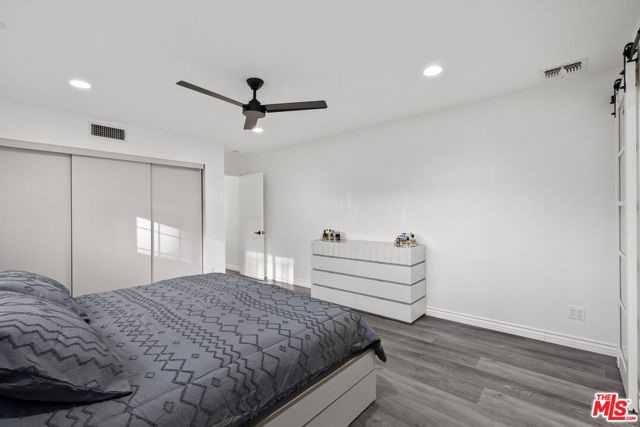 18352 Donmetz Street, Porter Ranch CA: https://media.crmls.org/mediaz/f369de02-1557-40ba-b1eb-d24ce917244c.jpg