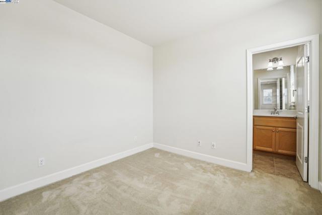 Image 27 of 45 For 23320 Wilmot Cir
