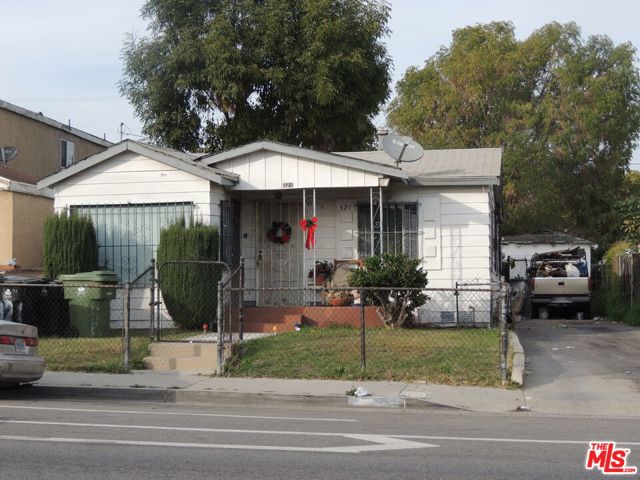 321 120th Street, Los Angeles, California 90061, 2 Bedrooms Bedrooms, ,1 BathroomBathrooms,Single Family Residence,For Sale,120th,23260245