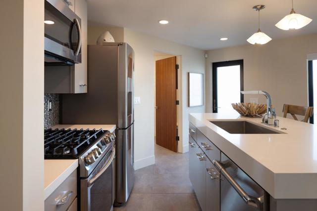 2900 E Cliff Drive, Santa Cruz CA: https://media.crmls.org/mediaz/f36a2f10-0bdc-467e-9955-7cf177cabff5.jpg