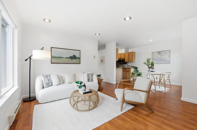 72 Bayside Court, Richmond CA: https://media.crmls.org/mediaz/f36a4696-179d-4ee4-a6c3-6d4bf3658a60.jpg