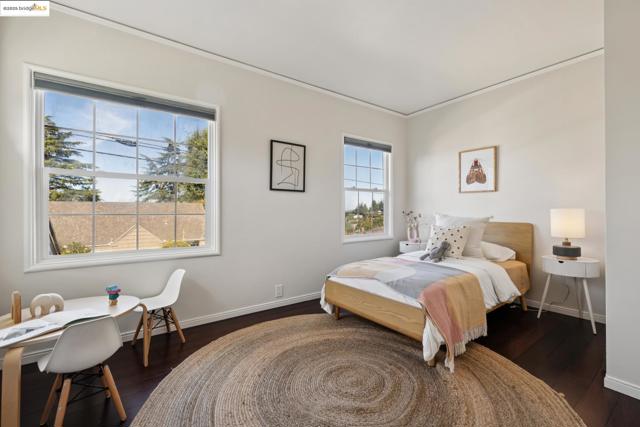 4701 Kaphan Ave, Oakland CA: https://media.crmls.org/mediaz/f36a85da-f944-4f7b-b8e0-df86c94e52c2.jpg