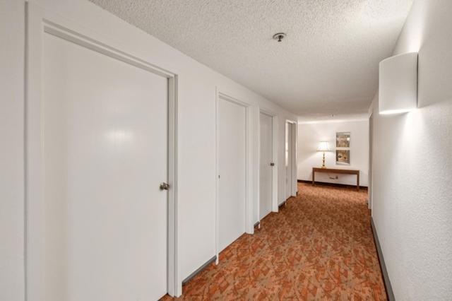 410 Sheridan Avenue, Palo Alto CA: https://media.crmls.org/mediaz/f36abac7-3f0a-4c75-86b0-14fb0331939b.jpg