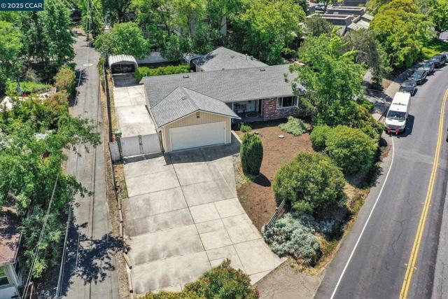 280 Sierra Dr, Walnut Creek CA: https://media.crmls.org/mediaz/f36ad374-f41c-463a-bcb9-15efd6c3a01f.jpg