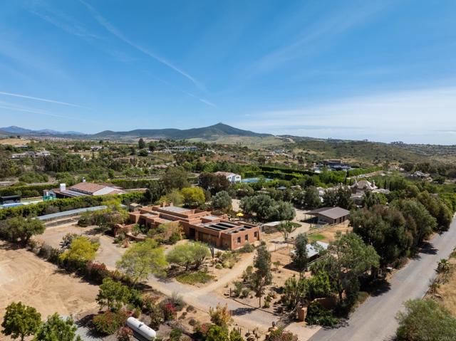 Detail Gallery Image 45 of 46 For 16761 Artesian Breeze Way, San Diego,  CA 92127 - 5 Beds | 4 Baths