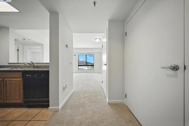 989 Webster, Oakland CA: https://media.crmls.org/mediaz/f36c497a-ca6d-4f22-81d1-55b88c038858.jpg