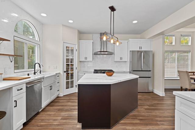 Detail Gallery Image 9 of 54 For 7004 Vista Olas, Carlsbad,  CA 92009 - 5 Beds | 3 Baths