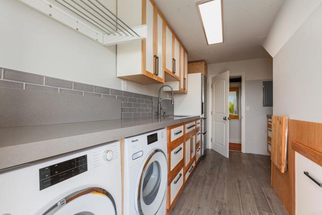 1628 Lone Oak Rd, Vista CA: https://media.crmls.org/mediaz/f36d3589-5408-4dd5-8f0f-f4e9623835e0.jpg
