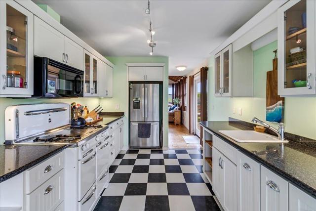 71 Spring Road, Royal Oaks CA: https://media.crmls.org/mediaz/f36d403f-50f3-4952-836d-7b104aeacca9.jpg
