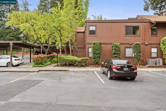 879 Camelback Pl, Pleasant Hill CA: https://media.crmls.org/mediaz/f36de372-f2e9-4f62-9896-099a4d25329f.jpg