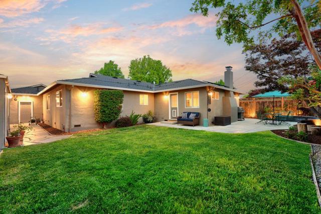 843 S Genevieve Lane, San Jose CA: https://media.crmls.org/mediaz/f36dff40-b310-4dfb-a659-018cacf4221e.jpg