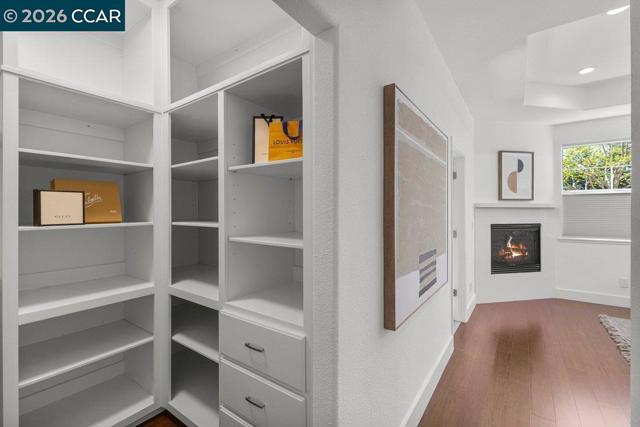 Image 32 of 52 For 172 Sugarloaf Ct