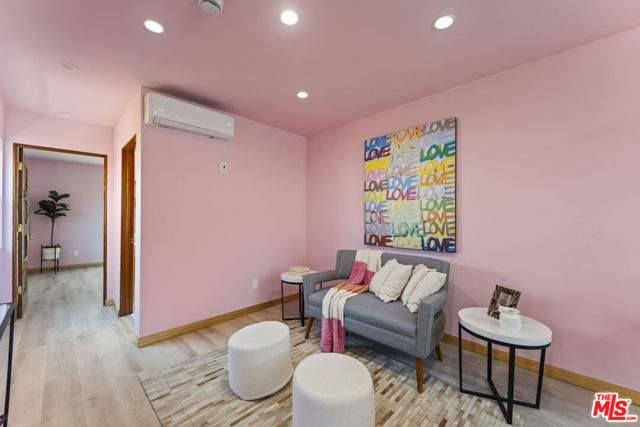 17660 Martha Street, Encino CA: https://media.crmls.org/mediaz/f36e0cf6-2aae-4e06-abb4-9ad4fecc2fec.jpg