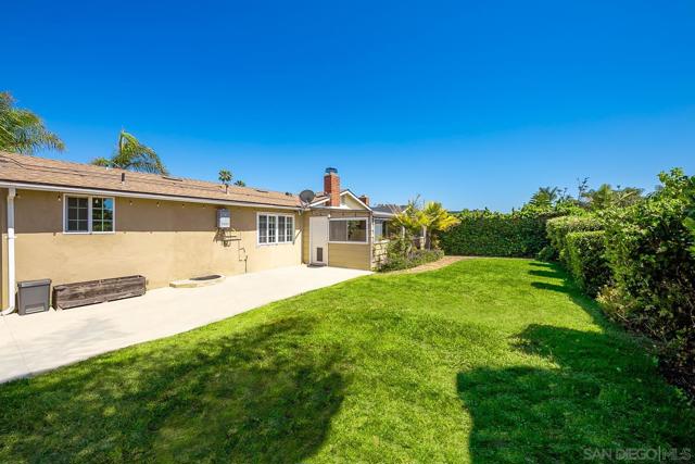4464 Kamloop Ave, San Diego CA: https://media.crmls.org/mediaz/f36e25bb-3121-44ca-bb04-1f65781219c0.jpg