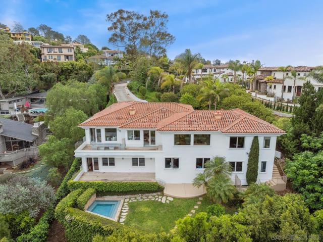 6617 Muirlands Dr, La Jolla CA: https://media.crmls.org/mediaz/f36e407b-e009-4b08-9b9f-bb8cbdda6490.jpg