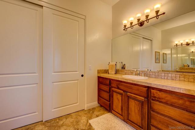 16677 Falcon Heights Rd, Ramona CA: https://media.crmls.org/mediaz/f36e5104-7485-4b42-8ea2-46e8d951fdcf.jpg