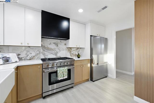 35856 Adobe Dr, Fremont CA: https://media.crmls.org/mediaz/f36fb57d-f1ea-400f-a676-cde7777ea476.jpg