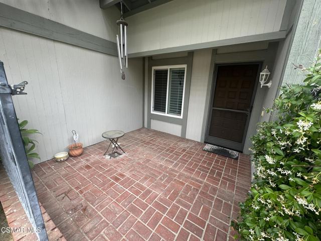 6439 Hazel Circle, Simi Valley CA: https://media.crmls.org/mediaz/f36fe6d2-f668-4053-b391-a0d1cd09aa29.jpg