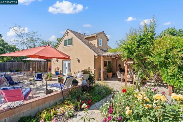 4218 Cobblestone Dr, Concord CA: https://media.crmls.org/mediaz/f3706eda-3eae-4212-a9d4-56f688d72e04.jpg