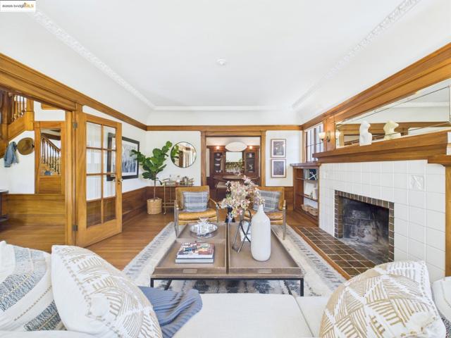 5920 Ivanhoe Rd, Oakland CA: https://media.crmls.org/mediaz/f3710436-6faa-4c8a-95ea-1ece2c0214e1.jpg