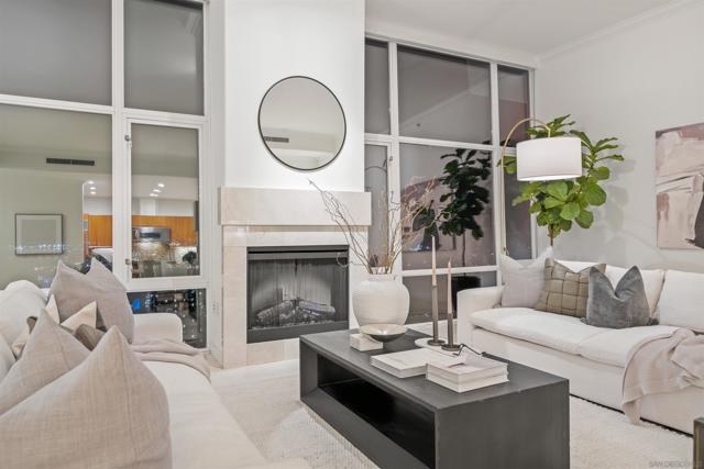 550 Front St, San Diego CA: https://media.crmls.org/mediaz/f3717d0d-46ec-449d-8b1a-35f7b871c3fc.jpg