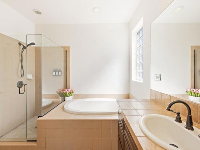 80872 Calle Azul, La Quinta CA: https://media.crmls.org/mediaz/f3719d53-b6f0-472a-9cfb-9f29b303c970.jpg