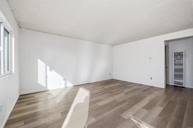 Image 9 of 30 For 1877 Donax Avenue