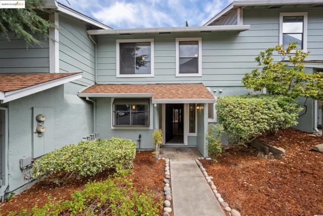 3241 Monika Lane, Hayward CA: https://media.crmls.org/mediaz/f3726cf9-8c7c-49e7-b80e-69475e394158.jpg