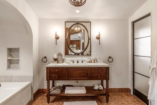 180 Farm Road, Woodside CA: https://media.crmls.org/mediaz/f3731fe8-11b0-4cd0-a36f-29b1b9d7b055.jpg