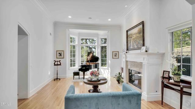 1929 Lyans Drive, La Canada Flintridge CA: https://media.crmls.org/mediaz/f3735e81-fd3c-4ffd-9084-198a0b971628.jpg
