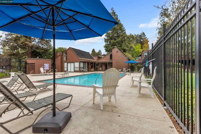 890 Camelback Pl, Pleasant Hill CA: https://media.crmls.org/mediaz/f373695f-4db6-4706-8353-9a30fa82b707.jpg