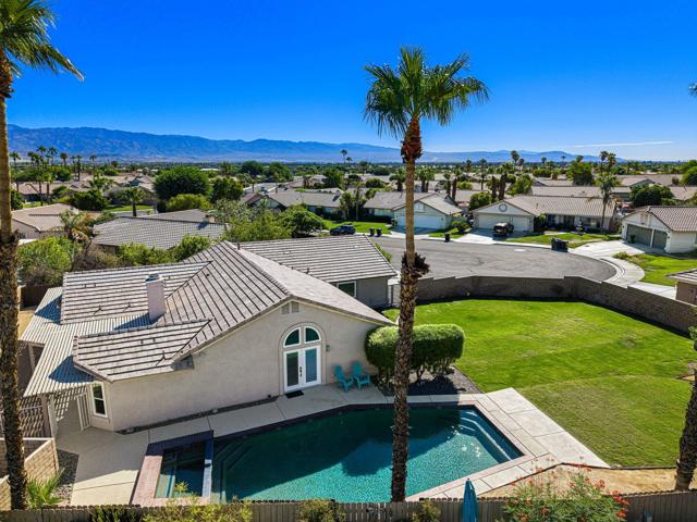 44345 Willow Circle, La Quinta CA: https://media.crmls.org/mediaz/f3743cfa-b51a-4e88-a570-3d21a8986c0c.jpg