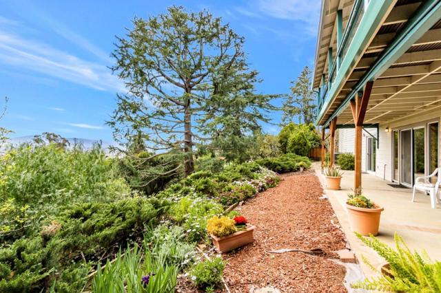 11020 Enchanto Vista Drive, San Jose CA: https://media.crmls.org/mediaz/f374ace5-80b0-49de-884d-996d3e972c75.jpg