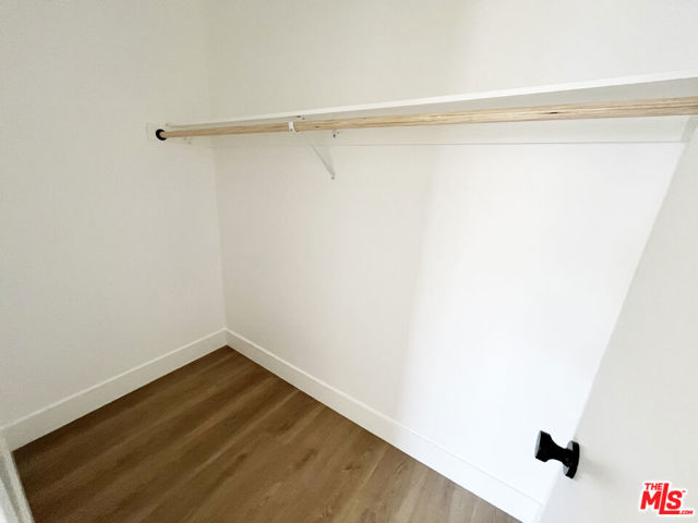 4180 Marlton Avenue, Los Angeles CA: https://media.crmls.org/mediaz/f375b15e-3e85-425b-8064-eef0bbfcec23.jpg