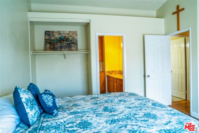 37411 Sheffield Drive, Palmdale CA: https://media.crmls.org/mediaz/f3761ef4-69de-4a60-bc7e-3f86457b344e.jpg